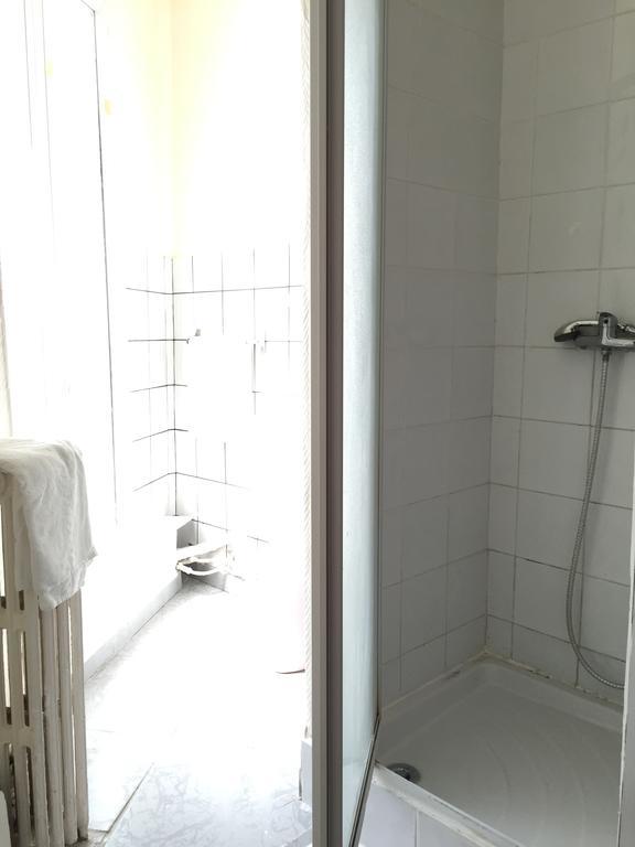 Hotel Du Metro Párizs Szoba fotó