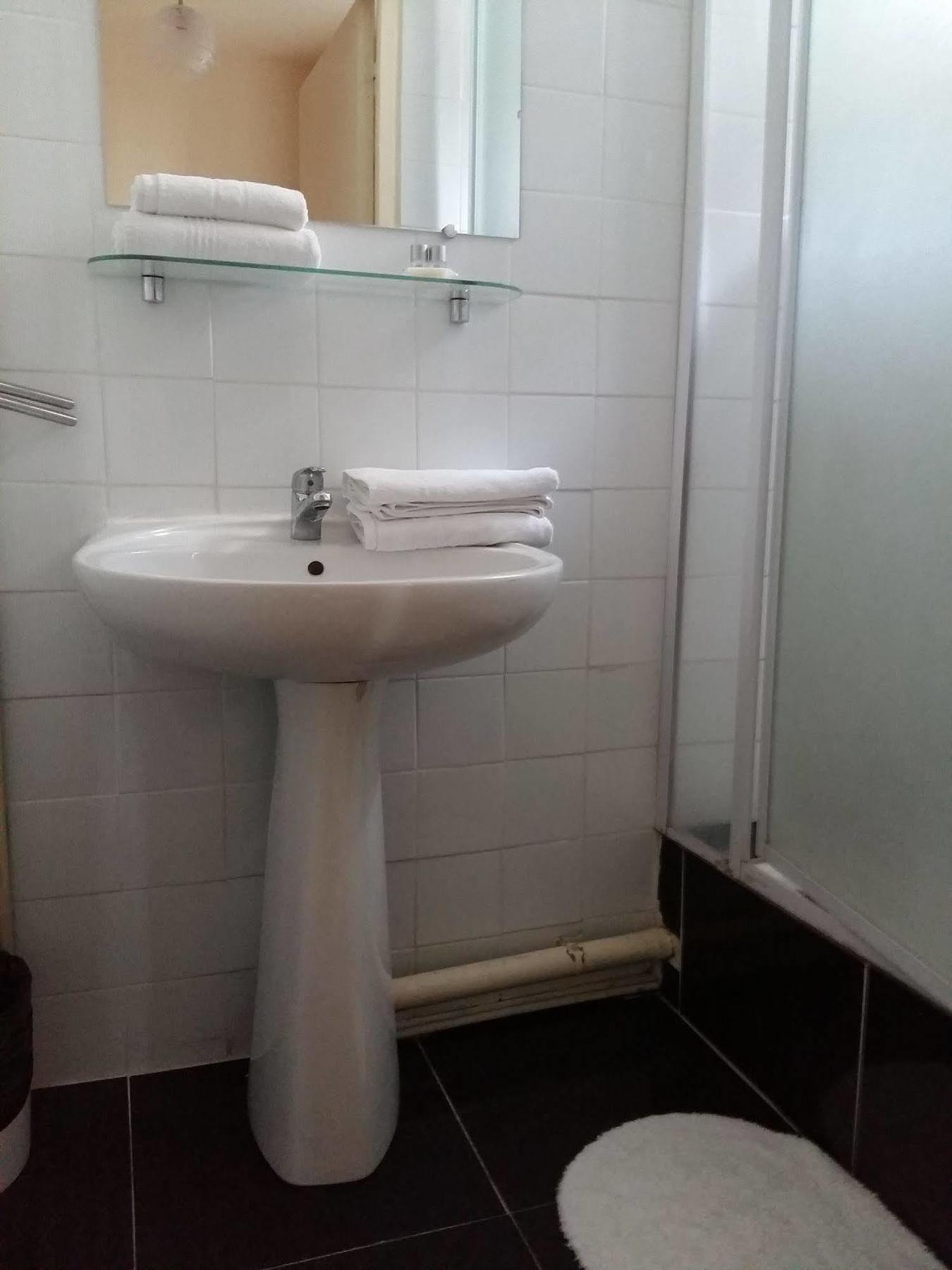 Hotel Du Metro Párizs Kültér fotó